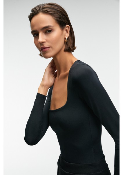 ZAFEEA Kadın Havuz Yakalı Esnek Kumaşlı Çıtçıtlı Siyah Bluz fiyatları