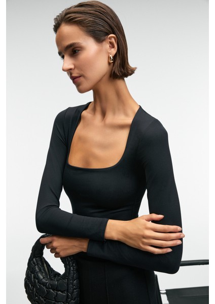 ZAFEEA Kadın Havuz Yakalı Esnek Kumaşlı Çıtçıtlı Siyah Bluz modelleri