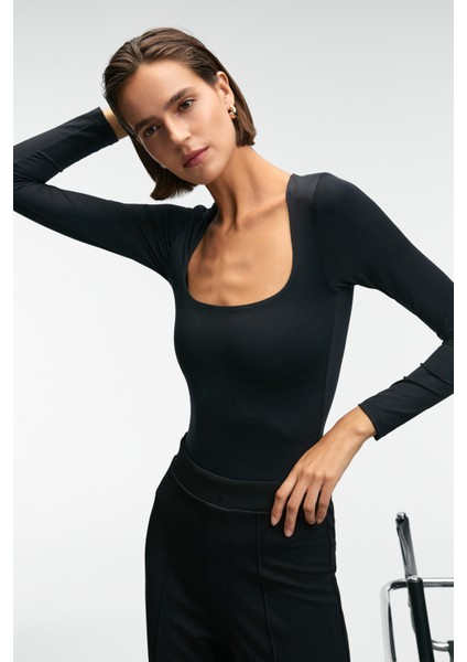 ZAFEEA Kadın Havuz Yakalı Esnek Kumaşlı Çıtçıtlı Siyah Bluz fırsatları