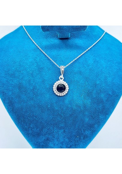 Yuvarlak Model Zirkon ve Oltu Taşı İşçilikli 925 Ayar Gümüş Kolye