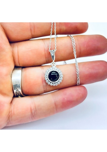 Yuvarlak Model Zirkon ve Oltu Taşı İşçilikli 925 Ayar Gümüş Kolye fırsatları