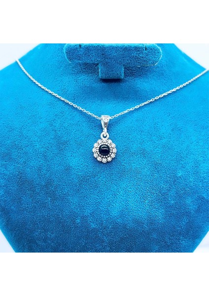 Yuvarlak Model Zirkon ve Oltu Taşı İşçilikli 925 Ayar Gümüş Kolye