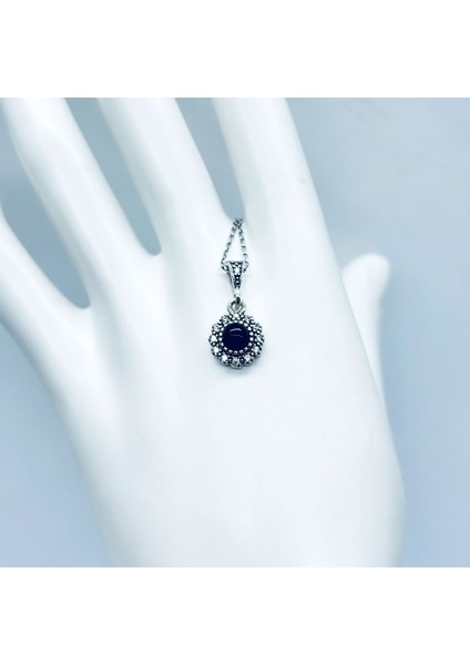 Yuvarlak Model Zirkon ve Oltu Taşı İşçilikli 925 Ayar Gümüş Kolye fiyatları
