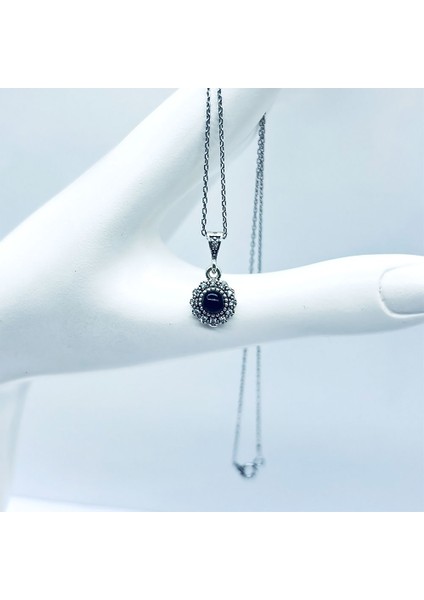Yuvarlak Model Zirkon ve Oltu Taşı İşçilikli 925 Ayar Gümüş Kolye modelleri