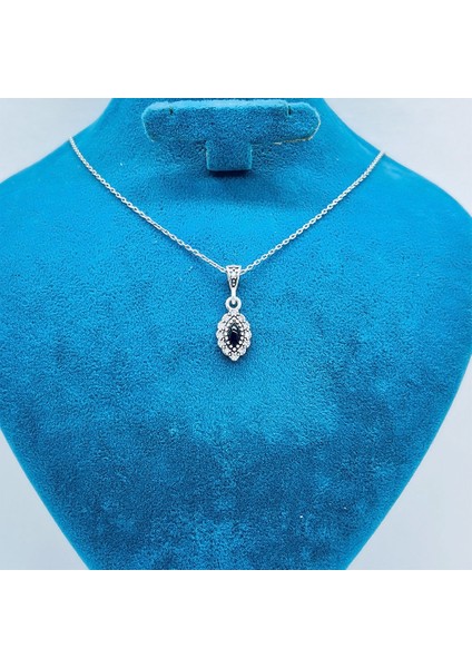 Zirkon ve Oltu Taşı Işçilikli 925 Ayar Gümüş Kolye