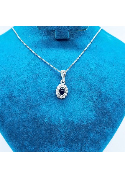 Zirkon ve Oltu Taşı Işçilikli 925 Ayar Gümüş Kolye