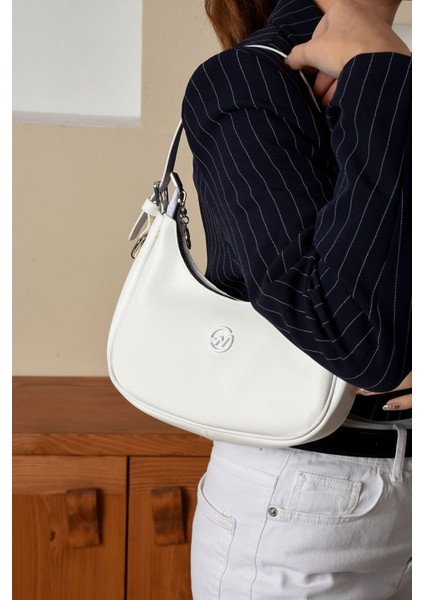 Kadın Yanı Toka Detaylı Baget Şık Tasarımlı Çanta modelleri