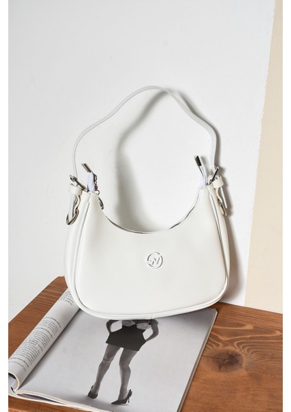 Kadın Yanı Toka Detaylı Baget Şık Tasarımlı Çanta indirimleri