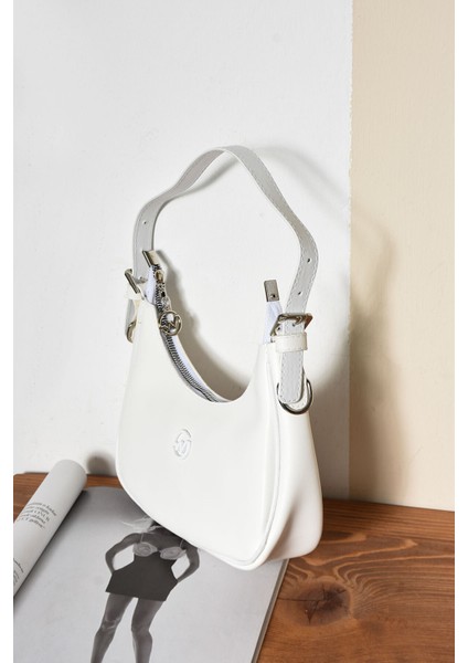 Kadın Yanı Toka Detaylı Baget Şık Tasarımlı Çanta