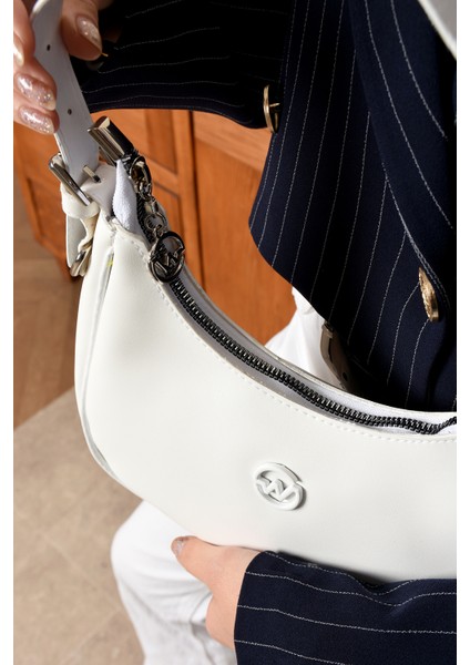 Kadın Yanı Toka Detaylı Baget Şık Tasarımlı Çanta