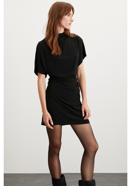 Maxıne Kadın Drape Detaylı Omuzdan Geniş Belden Aşağı Oturan Esnek Krep Örme Kumaşlı Mini Siyah Elbi