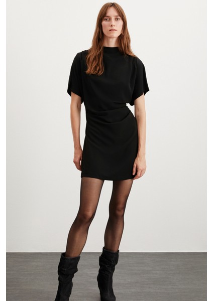 Maxıne Kadın Drape Detaylı Omuzdan Geniş Belden Aşağı Oturan Esnek Krep Örme Kumaşlı Mini Siyah Elbi indirimleri