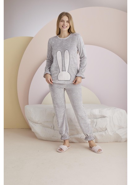 Kadın Pembe Renk Uzun Kollu Çizgili Desen Bisiklet Yaka Kadife Pijama Takımı C4T9N331