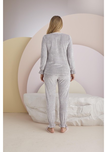 Kadın Pembe Renk Uzun Kollu Çizgili Desen Bisiklet Yaka Kadife Pijama Takımı C4T9N331 fiyatları