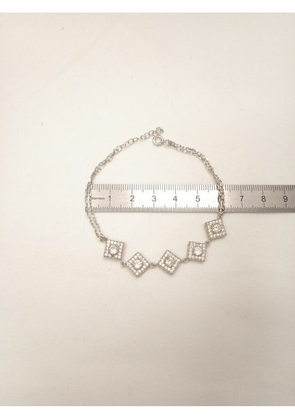 Kadın 925 Ayar Gümüş Kare Figürlü Zirkon Taşlı Bileklik modelleri