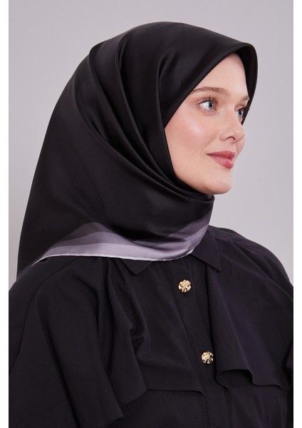 Siyah Kenar Bordürlü Twill Ipek Eşarp