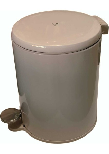 Şık Bej Pedallı Çöp Kovası, Pratik ve Temiz Kullanım Için Mükemmel Seçenek