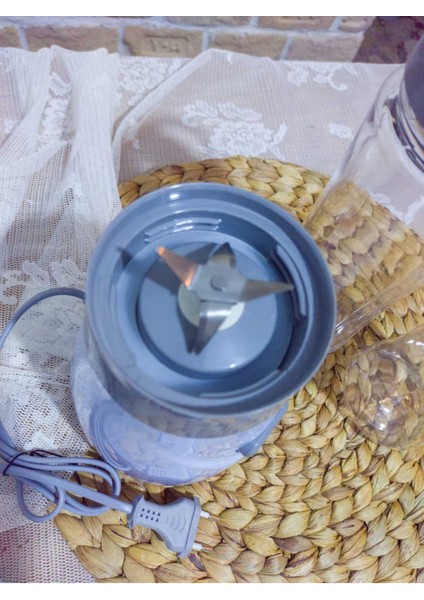 Pembe Renkli Çok Fonksiyonlu Personel Blender ile Lezzetli Smoothie Keyfi fiyatları