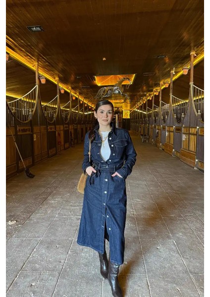 Beli Kuşaklı Düğme Detaylı Kot Elbise Rins Yıkama