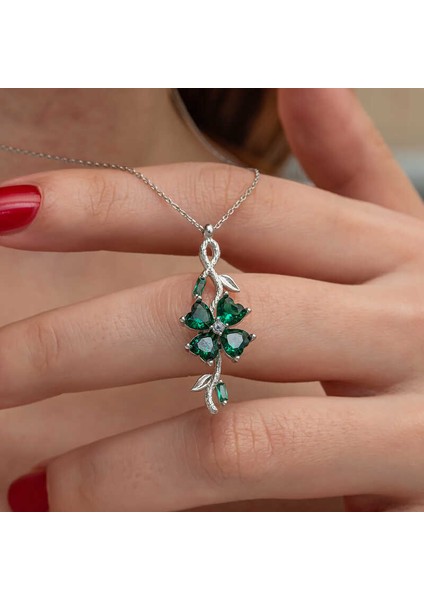 Gümüş Dönen Yeşil Yonca Kadın Kolye modelleri