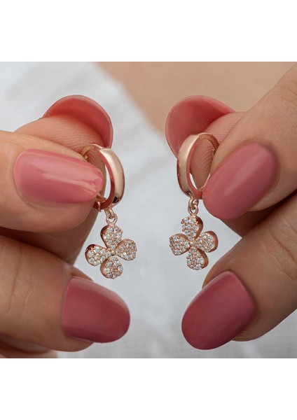 ​gümüş Rose Sallantılı Yonca Kadın Küpe