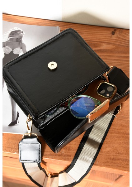 Kadın Mini City Omuz Çantası Kilit Detaylı Çanta fırsatları