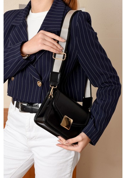 Kadın Mini City Omuz Çantası Kilit Detaylı Çanta indirimleri