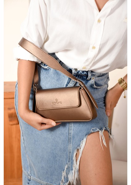 Kadın Sade Tasarımlı Şık Baget Çanta