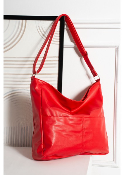 Kadın Modern Tasarımlı Geniş Hacimli Kaliteli Deri Salaş Omuz Çantası