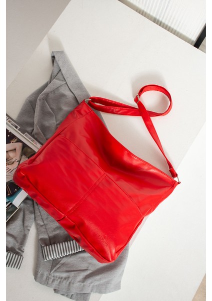 Kadın Modern Tasarımlı Geniş Hacimli Kaliteli Deri Salaş Omuz Çantası fırsatları