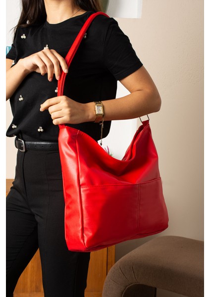 Kadın Modern Tasarımlı Geniş Hacimli Kaliteli Deri Salaş Omuz Çantası