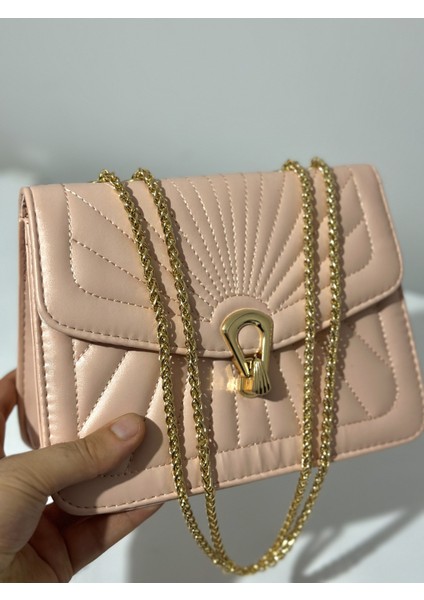 Tavuz Nakış Işlemeli 2 Gözlü Çapraz Kilitli Çanta