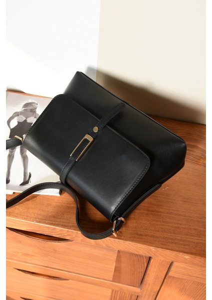 Kadın Şık Tasarımlı Çapraz Askılı Kaliteli Çanta fiyatları