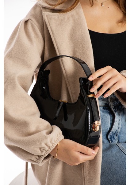 Kadın Rugan Deri Baget Cherry Bag Fermuar Kapamalı Aski Detaylı Kol Çantası modelleri