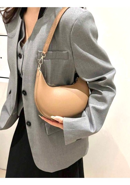 Ay Dizaynlı Günlük Şık Tasarımlı Kadın Koltuk Altı Baget Çanta modelleri