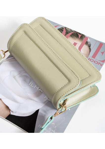 Kadın Çapraz Askılı ve Elden Tutmalı Çanta