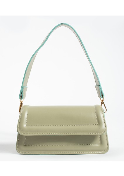 Kadın Çapraz Askılı ve Elden Tutmalı Çanta indirimleri