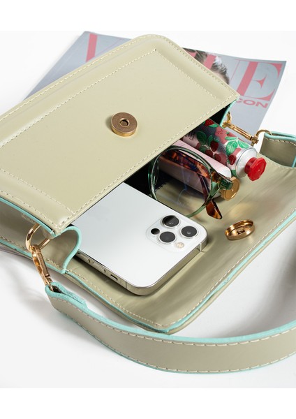 Kadın Çapraz Askılı ve Elden Tutmalı Çanta