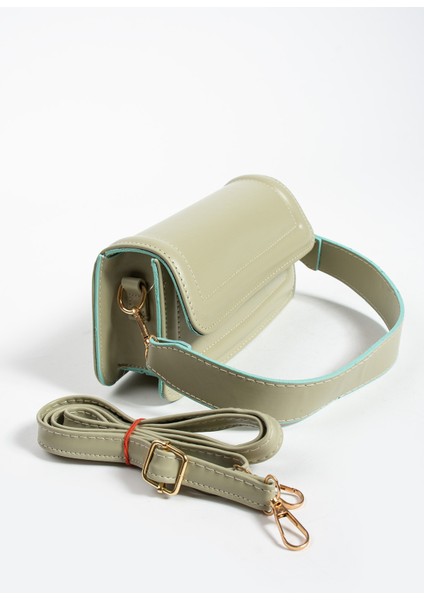 Kadın Çapraz Askılı ve Elden Tutmalı Çanta