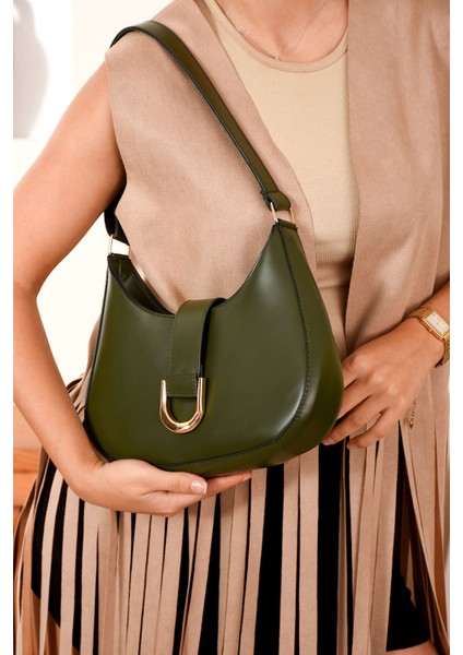 Kadın Toka Detaylı Şık Baget Çanta fiyatları