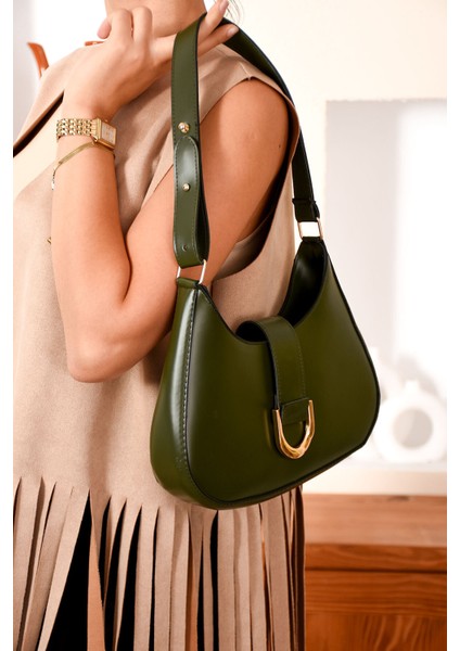 Kadın Toka Detaylı Şık Baget Çanta modelleri