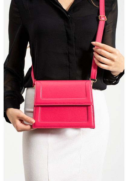 Kadın Çapraz Asmalı ve Elden Tutmalı Çanta