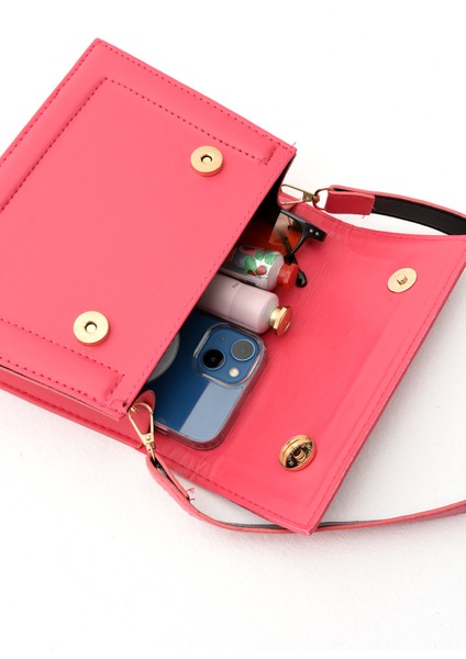 Kadın Çapraz Asmalı ve Elden Tutmalı Çanta