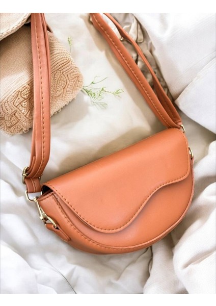 Kadınlar Için Kapaklı, Mıknatıs Kapatmalı, Çok Yönlü Omuz ve El Çantası ile Şık Yeni Çapraz Çanta