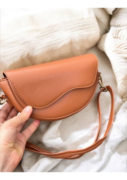 Kadınlar Için Kapaklı, Mıknatıs Kapatmalı, Çok Yönlü Omuz ve El Çantası ile Şık Yeni Çapraz Çanta fiyatları