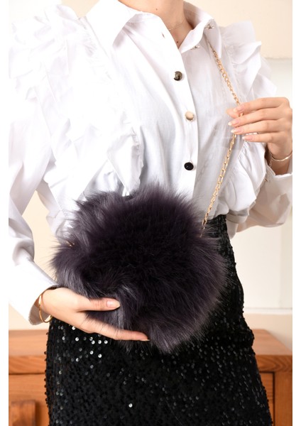 Yumuşak Dokunuş: Şık Tüylü Çanta Çapraz Askılı Zincirli Çanta