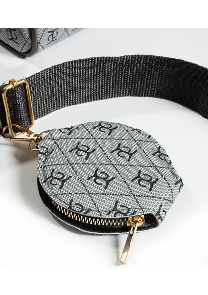 Kadın Çapraz Ayarlanabilir 2 Bölmeli Askılı Çantası indirimleri