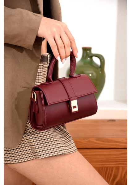 Kadın Kilit Detaylı Şık Tasarımlı Omuz Askılı Elden Tutmalı Kaliteli Işçilikli Çanta