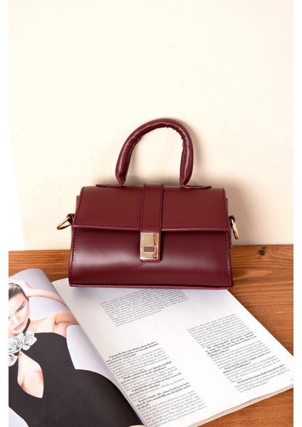 Kadın Kilit Detaylı Şık Tasarımlı Omuz Askılı Elden Tutmalı Kaliteli Işçilikli Çanta fırsatları