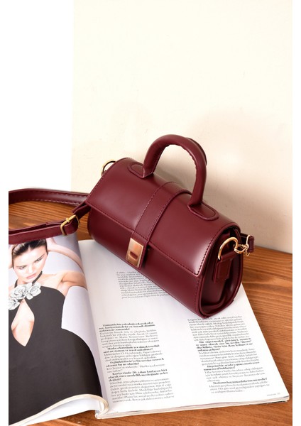 Kadın Kilit Detaylı Şık Tasarımlı Omuz Askılı Elden Tutmalı Kaliteli Işçilikli Çanta indirimleri